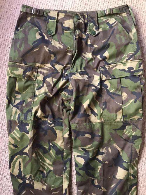 ORIGINAL RECCE TRAINING CAMO TROUSERS-SIZE LARGE OR 36-PIPE LENGTH 78CM-CONDITION NEVER USED