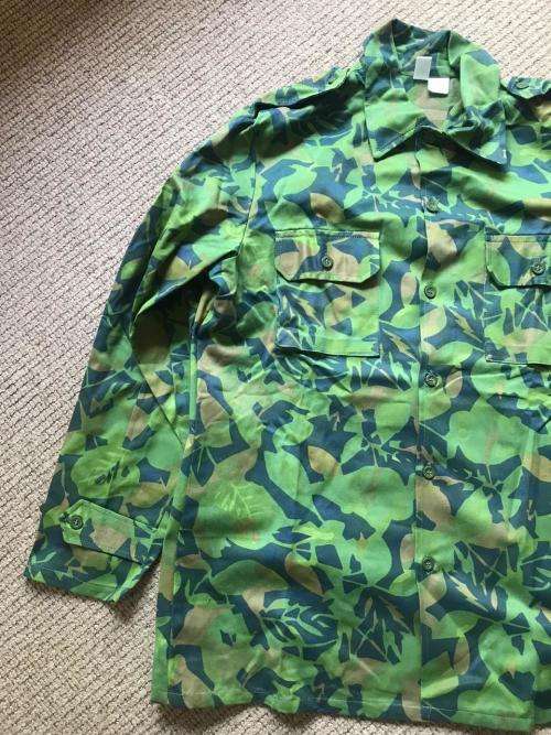 ORIGINAL RECCE COPY CUBAN ELM LEAF CAMO SHIRT IN UNUSED CONDITION-SIZE LARGE-MEASURES 60CM ARMPIT TO