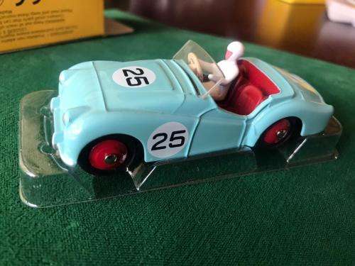 DINKY TOYS TRIUMPH TRZ MODEL 1:43 SCALE-MINT-BOXED WITH 13 PAGE BOOKLET