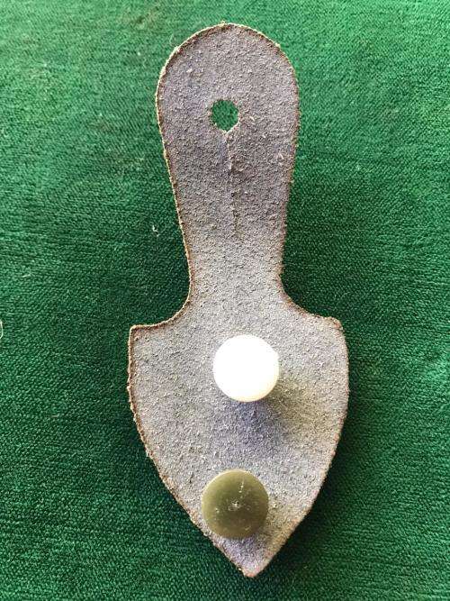 5 RECCE REGIMENT FOB BADGE-GUARANTEED ORIGINAL IVORY COLOURED- 2 PINS