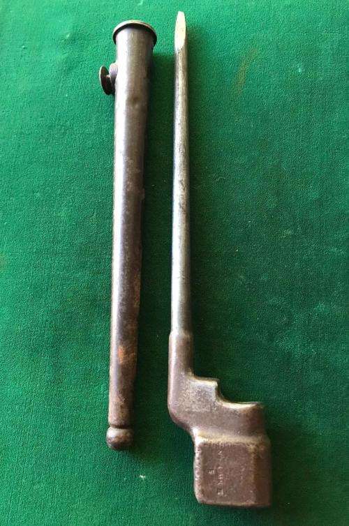 NO 4 MK 2 SPIKE BAYONET WITH METAL SCABBARD