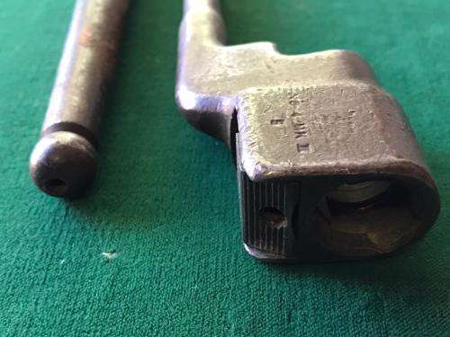 NO 4 MK 2 SPIKE BAYONET WITH METAL SCABBARD
