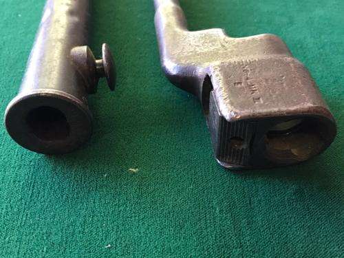 NO 4 MK 2 SPIKE BAYONET WITH METAL SCABBARD
