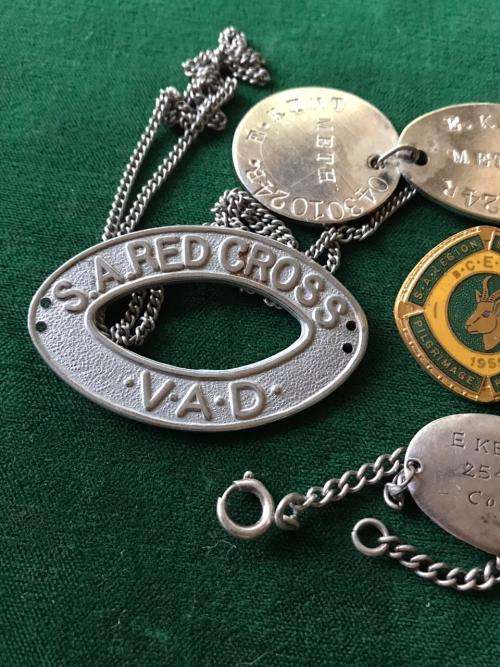 SA MILITARY NURSING SERVICE SET WITH DOG TAGS & SILVER ARM BAND TO E. KENT-WW2 PERIOD