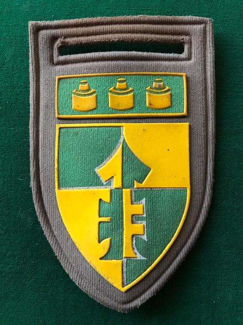 GROUP 17 HQ TUPPER FLASH WITH WITWATERSRAND COMMAND BAR -PIN MISSING