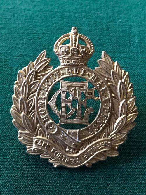 CAPE FORTRESS ENGINEERS,GILT OFFICERS CAP BADGE-WORN 1914-1922