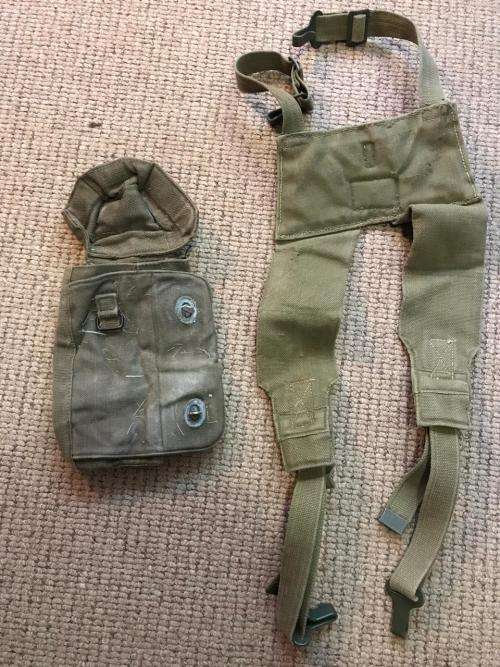RHODESIAN WEBBING-PATTERN 69 RADIO POUCH AND PADDED YOKE