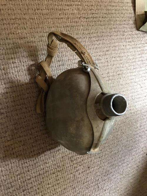 ITALIAN WW2 WATER BOTTLE WITH SHOULDER SLING BUT NO LID