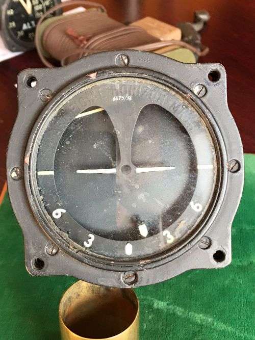 ARTIFICIAL HORIZON MK 1B INSTRUMENT-DIAMETER 11CM-LENGTH 17 CM-WORKING CONDITION -MK 1B GA/1519-ROYA