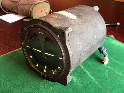 ARTIFICIAL HORIZON MK 1B INSTRUMENT-DIAMETER 11CM-LENGTH 17 CM-WORKING CONDITION -MK 1B GA/1519-ROYA
