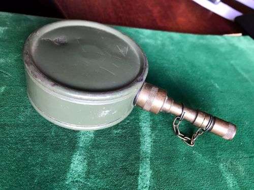 OIL CAN FOR THE 7,62X51 MM MAG LIGHT MACHINE GUN , BRASS -OUTLET