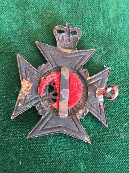 RHODESIA REGT. HAT BADGE-1ST BN FLASH-1953-1960`S-ONE LUG