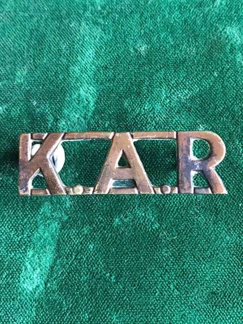 KINGS AFRICAN RIFLES BRASS TITLE-WORN 1920`S-1940`S- 2 LUGS