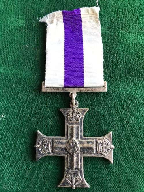 FULL SIZE MILITARY CROSS-COPY