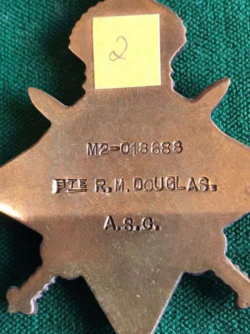 FULL SIZE WW1 STAR NAMED TO MZ-018688 PTE.  R.M. DOUGLAS  A.S.C.