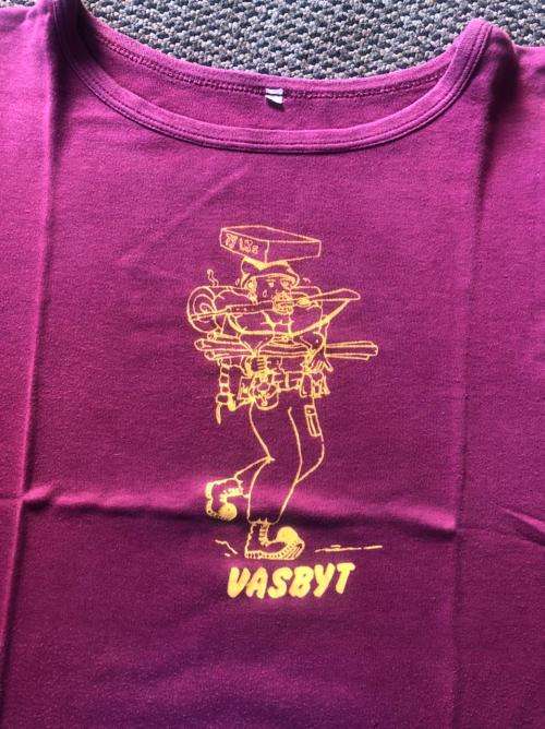 SA PARABAT-VASBYT- T-SHIRT-SIZE MEDIUM-MEASURES 55 CM ARMPIT TO ARMPIT-GOOD CONDITION