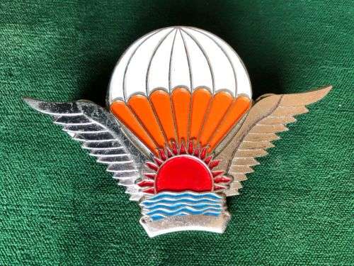 MALAWI FREEFALL PARACHUTE WINGS-OFFICER- 2 PINS- CHROME WINGS