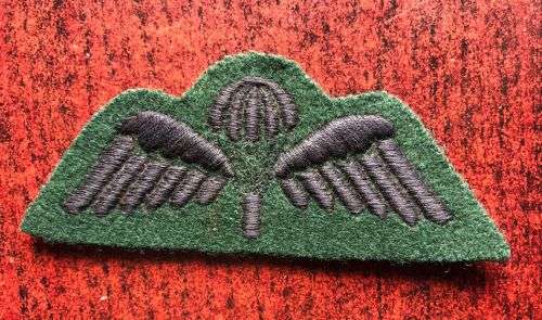 GREAT BRITAIN- RIFLE BRIGADE (U.C.) PARA WING EMBROIDERED