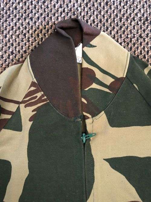 RHODESIAN CAMO TRACKSUIT TOP-SIZE MEDIUM-MEASURES 55CM ARMPIIT TO ARMPIT-MAKERS LABEL AND IN VERY GO