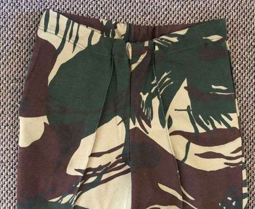 RHODESIAN CAMO TRACK SUIT TROUSERS-SIZE LARGE-PIPE LENGTH OF 85 CM-CONDITION VERY GOOD WITHOUT ANY D