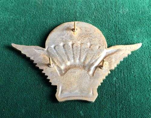MALAWI ARMY PARACHUTIST WINGS- GILT  WINGS- 3 PINS