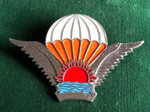 MALAWI FREE FALL PARACHUTIST WINGS- NCO CHROME WINGS- 2 PINS