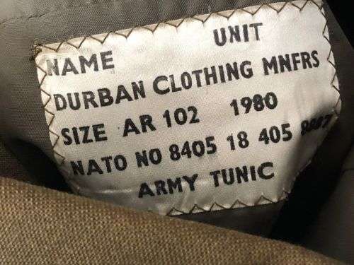 1 PARABAT BATTALION STEP OUT JACKET SIZE MEDIUM- MEASURES 55CM ARMPIIT TO ARMPIT-SOLD WITH ALL BADGE