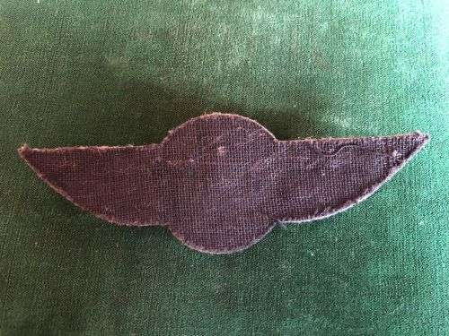 UNIDENTIFIED HELMET BREVET SILVER AND GOLD WIRE EMBROIDERED ON FELT