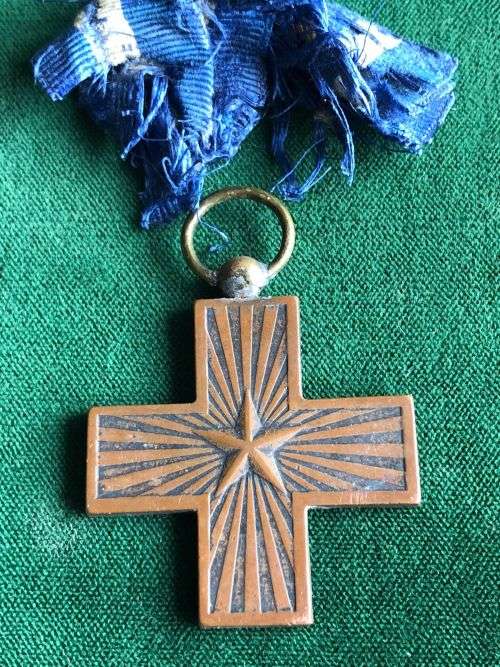 ITALIAN WW2 CROSS FOR MERIT WAR MERIT ITALIAN REPUBLIC ISSUE