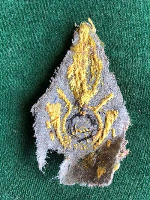 ITALIAN ROYAL FINANCE GUARDS CAP BADGE