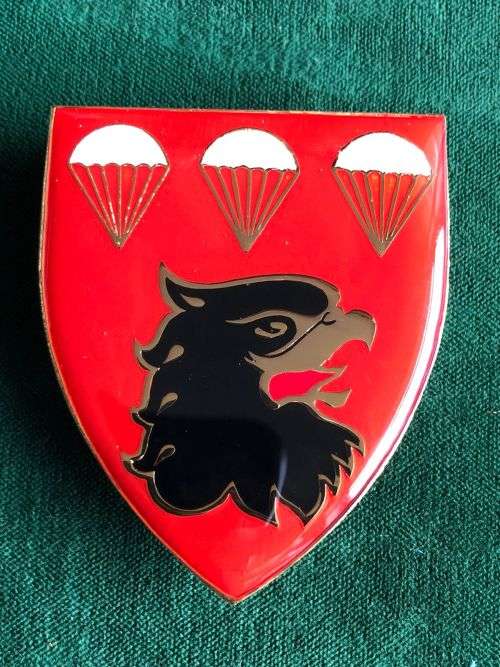 3 PARA BATTALION FLASH-1ST PATTERN-RED- 3 PINS
