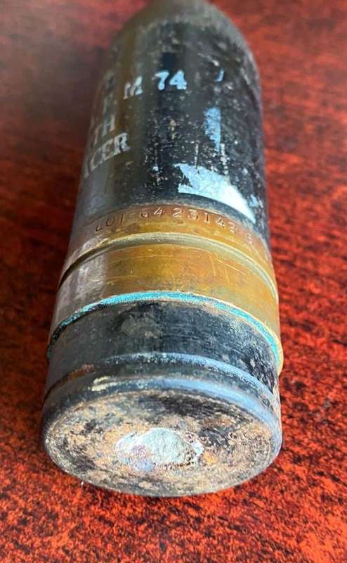 37MM TRACER PROJECTILE -DIAMETER AT THE BOTTOM 37 MM-HEIGHT 125 MM