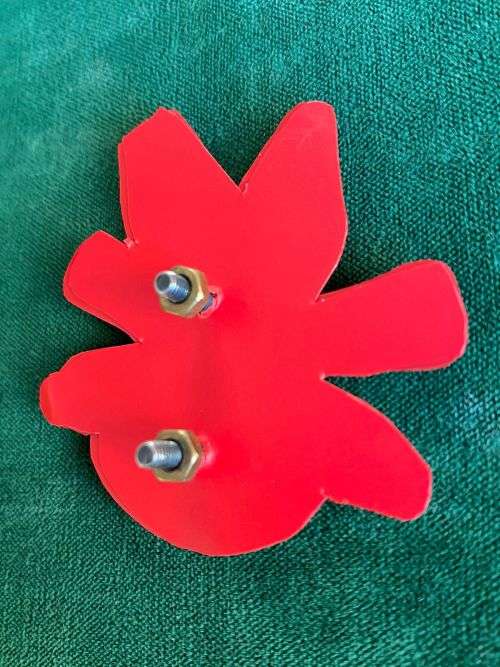4 FIELD REGIMENT,GREY METAL ON RED PLASTIC CAP BADGE-APPROVED IN 1984-2X SCREW LUGS