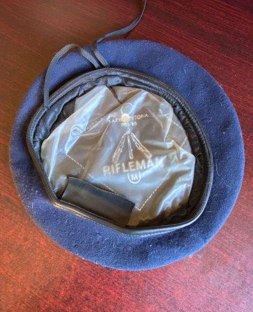 SADF BERET,DATED 1985/86 DARK BLUE-SIZE 62-VERY GOOD CONDITION