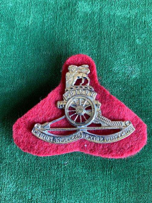 SA FIELD ARTILLERIE CHROMED BERET BADGE-WORN FROM 1990`S-3 PINS-LARGER VARIATION