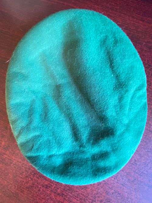 LIGHT GREEN UN BERET INSIDE RING MEASURES 55CM-GOOD CONDITION