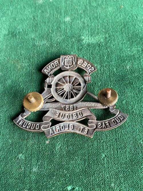 CAPE FIELD ARTILLERY,BRONZED CAP BADGE-WORN POST 1963