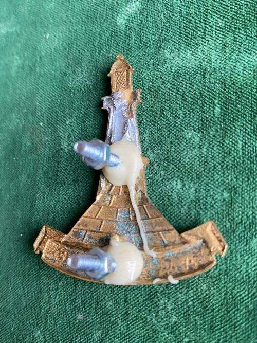 REGIMENT ALGOA BAY CAP BADGE-GILT-WORN 1964-1970`S-2X SCREW LUGS REPLACED