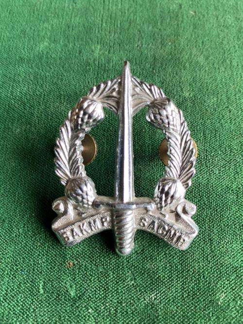 SA CORPS OF MILITARY POLICE CHROMED CAP BADGE-WORN 1976 UNTIL ABOUT 2001-2X SCREW LUGS
