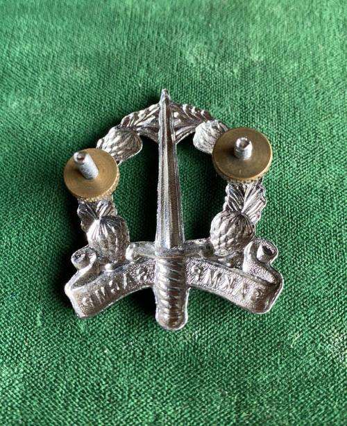 SA CORPS OF MILITARY POLICE CHROMED CAP BADGE-WORN 1976 UNTIL ABOUT 2001-2X SCREW LUGS