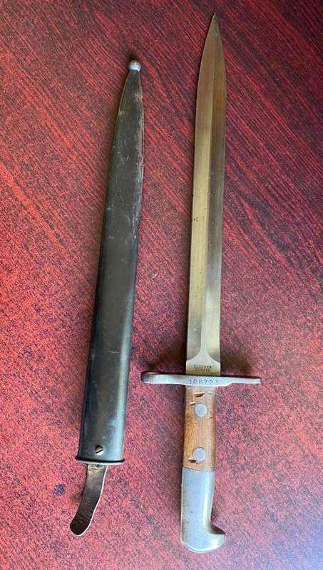 SWISS 1918 BAYONET WITH ITS LARGER HILT AND DOUBLE EDGE BLADE-MANUFACTURER ELSENER SCHEYZ-OVERALL LE