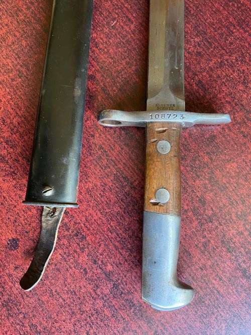SWISS 1918 BAYONET WITH ITS LARGER HILT AND DOUBLE EDGE BLADE-MANUFACTURER ELSENER SCHEYZ-OVERALL LE