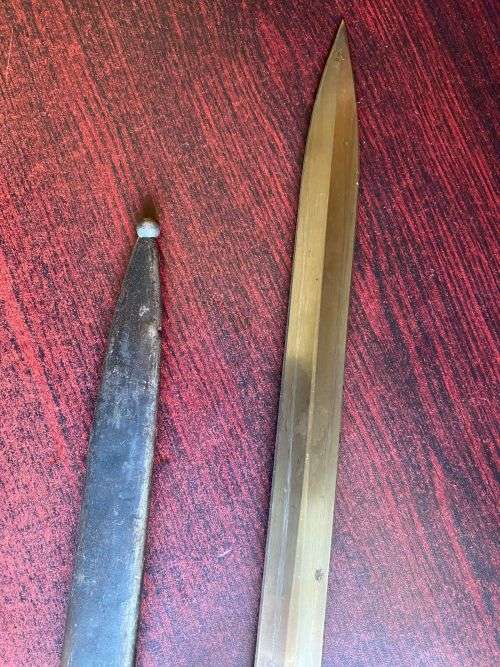 SWISS 1918 BAYONET WITH ITS LARGER HILT AND DOUBLE EDGE BLADE-MANUFACTURER ELSENER SCHEYZ-OVERALL LE