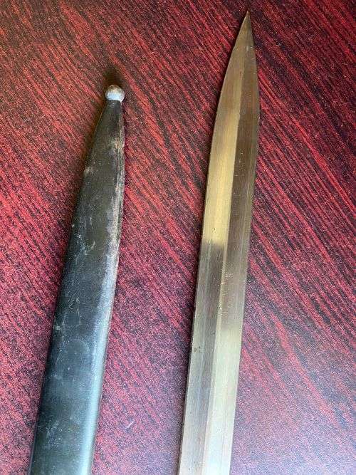 SWISS 1918 BAYONET WITH ITS LARGER HILT AND DOUBLE EDGE BLADE-MANUFACTURER ELSENER SCHEYZ-OVERALL LE