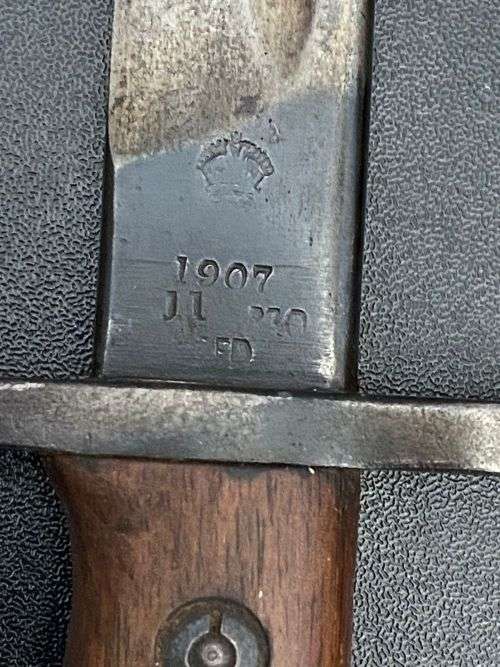 BRITISH 1907 BAYONET WITH HOOKED QUILLON-OVERALL LENGTH 555 MM