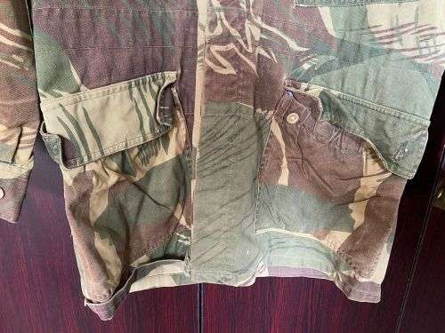 RHODESIAN CAMO JACKET-SIZE MEDIUM-LARGE-MEASURES 60CM ARMPIT TO ARMPIT-BATTLE WORN BUT GOOD CONDITI