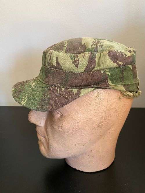 ORIGINAL COMBAT USED PORTUGUESE LIZARD CAMO CAP-INSIDE RING MEASURES 50 CM
