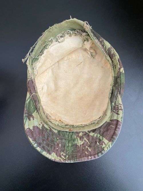 ORIGINAL COMBAT USED PORTUGUESE LIZARD CAMO CAP-INSIDE RING MEASURES 50 CM