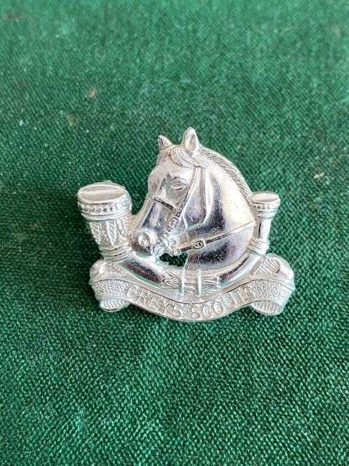 RHODESIA GREY SCOUTS ANODISED METAL BERET BADGE- WORN BY OTHER RANKS-1976-1980- LUGS INTACT