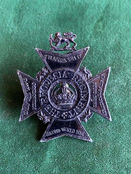 RHODESIA REGIMENT BERET BADGE-WORN 1970-1980- 2 LUGS